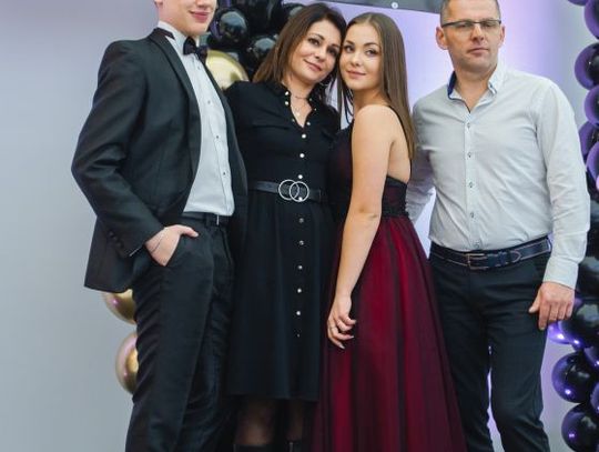Studniówki 2023: I LO im Stefana Czarneckiego w Kozienicach (zdjęcia)