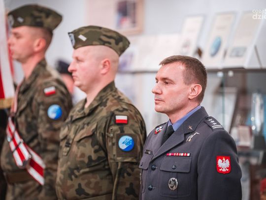 Pożegnanie z mundurem lidera Zespołu Akrobacyjnego "Orlik" ppłk. pil. Dariusza Stachurskiego. (zdjęcia)