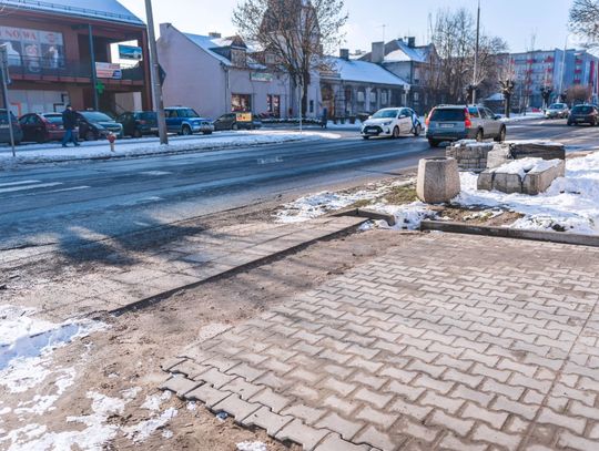 Dziury na ul. Okulickiego (zdjęcia) Dziury na ul. Okulickiego (zdjęcia)