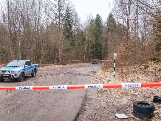 Porzucone pojemniki w Puszczy Kozienickiej (zdjęcia) Porzucone pojemniki w Puszczy Kozienickiej (zdjęcia)