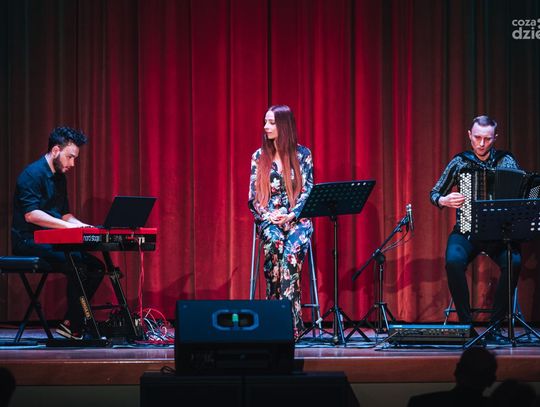 Koncert z okazji Dnia Kobiet w MOK w Pionkach