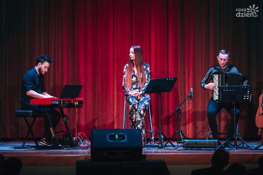 Koncert z okazji Dnia Kobiet w MOK w Pionkach