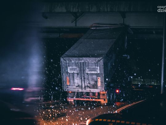 Wypadek w miejscowości Stary Gózd przy zjeździe z S7 (zdjęcia)