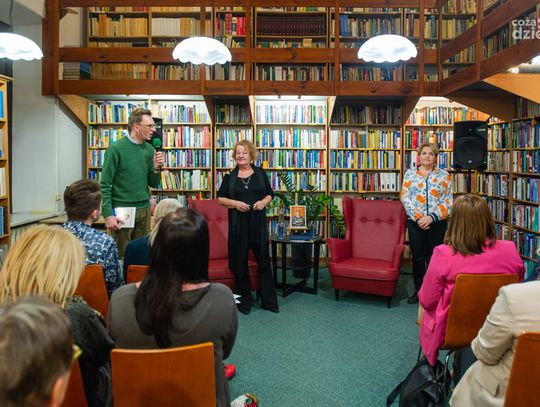 Spotkanie z Katarzyną Bosacką w Bibliotece Publicznej (zdjęcia) Spotkanie z Katarzyną Bosacką w Bibliotece Publicznej (zdjęcia)
