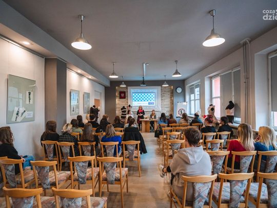 "Młodzież z Zespołu Szkół Skórzano-Odzieżowych, Stylizacji i Usług wyjedzie na staż do Hiszpanii (zdjęcia) "Młodzież z Zespołu Szkół Skórzano-Odzieżowych, Stylizacji i Usług wyjedzie na staż do Hiszpanii (zdjęcia)