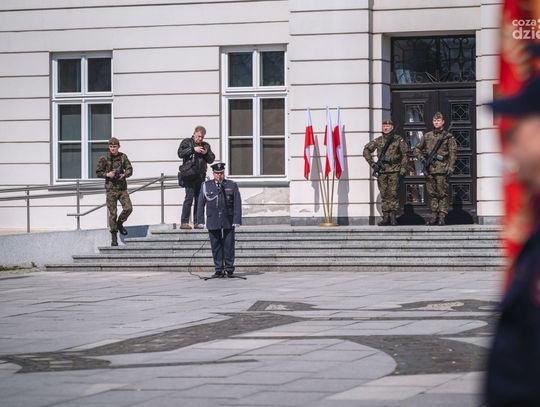 Upamiętnienie 13. rocznicy katastrofy pod Smoleńskiem (zdjęcia) Upamiętnienie 13. rocznicy katastrofy pod Smoleńskiem (zdjęcia)
