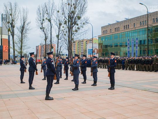 Ślubowanie uczniów ZDZ na placu Jagiellońskim (zdjęcia)