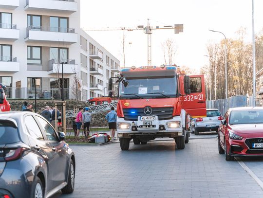 Pożar w bloku przy ul. Listopadowej (zdjęcia)
