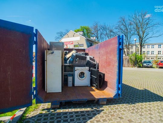Zbiórka makulatury oraz zużytego sprzętu elektrycznego (zdjęcia)