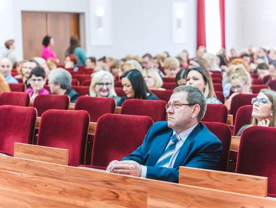 Obserwuj i reaguj - próby samobójcze wśród dzieci i młodzieży - konferencja (zdjęcia)