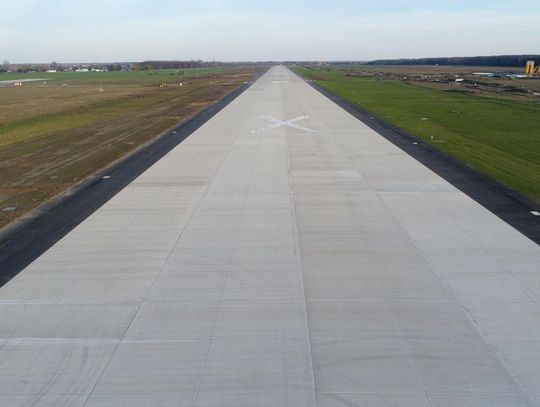 Jak zmieniało się lotnisko w Radomiu?