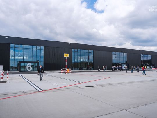 Lądowanie pierwszego Boeinga 737 oraz pokaz
Orlików (zdjęcia)