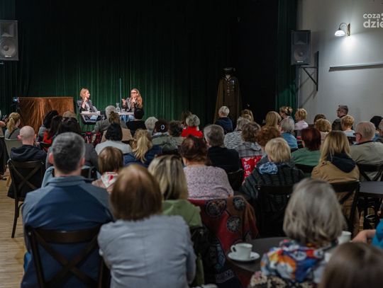 Spotkanie autorskie z Magdaleną Grzebałkowską w Resursie (zdjęcia)