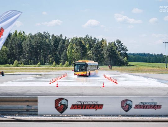 Międzynarodowy Dzień Kierowcy Zawodowego na Autodromie Jastrząb (zdjęcia)