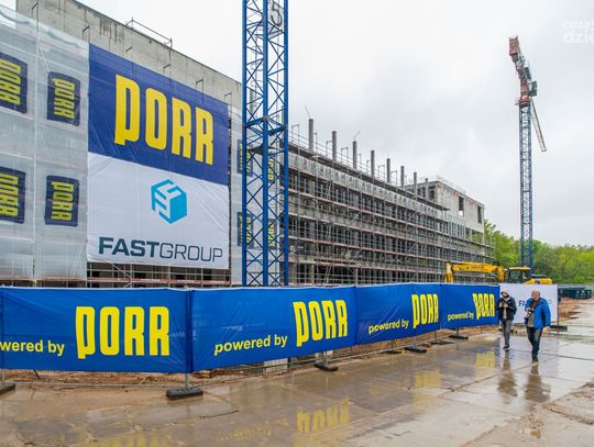 Uroczystość zawieszenia wiechy na biurowcu PSE (zdjęcia)