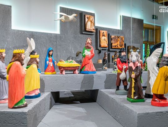 Wystawa rzeźby ludowej "Gdzieś pomiędzy..." w Muzeum Wsi Radomskiej