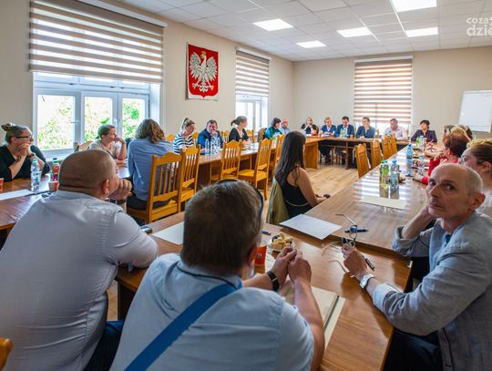 Okrągły stół o problemach psychiatrii dziecięcej i młodzieżowej (zdjęcia)