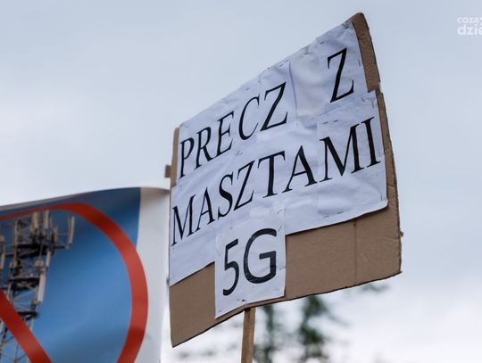 Protest przeciwko budowie masztu na ul. Mostowej (zdjęcia)