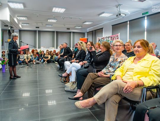 Podsumowanie projektu "Take a look" nagrodzonego w Konkursie "Wena" Fundacji Rodziny Staraków (zdjęcia) Podsumowanie projektu "Take a look" nagrodzonego w Konkursie "Wena" Fundacji Rodziny Staraków (zdjęcia)