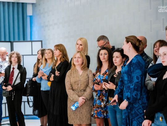 Bal ósmoklasistów PSP nr 2 im. Hansa Christiana Andersena (zdjęcia)