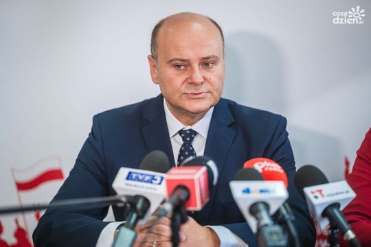 Analizujemy oświadczenia majątkowe posłów, senatorów i europosłów! Analizujemy oświadczenia majątkowe posłów, senatorów i europosłów!