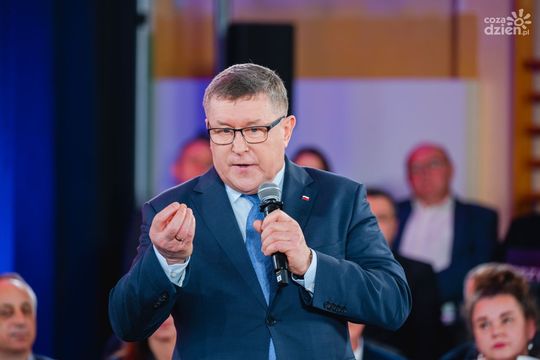 Analizujemy oświadczenia majątkowe posłów, senatorów i europosłów! Analizujemy oświadczenia majątkowe posłów, senatorów i europosłów!