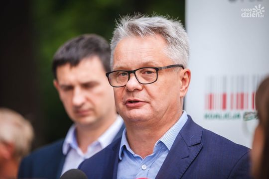 Analizujemy oświadczenia majątkowe posłów, senatorów i europosłów! Analizujemy oświadczenia majątkowe posłów, senatorów i europosłów!