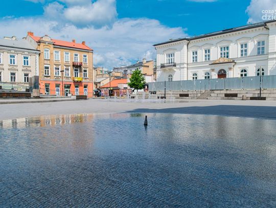 Radomskie fontanny znowu działają (zdjęcia) Radomskie fontanny znowu działają (zdjęcia)