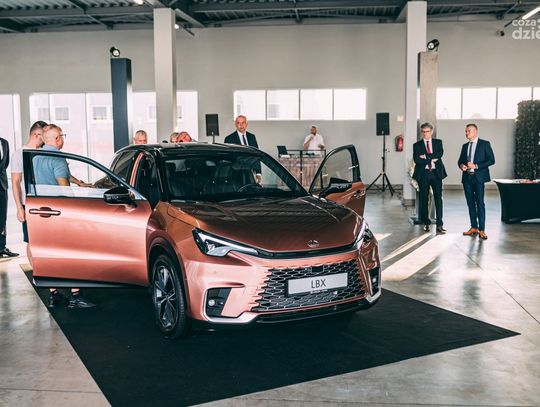 Pokaz przedpremierowy Nowego Lexusa LBX w Toyota & Lexus Romanowski (zdjęcia) Pokaz przedpremierowy Nowego Lexusa LBX w Toyota & Lexus Romanowski (zdjęcia)