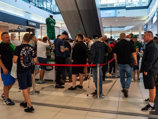 Stacjonarna sprzedaż biletów na mecz Radomiak - Cracovia (zdjęcia)