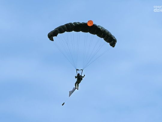 Air Show 2023 - pokazy spadochroniarskie (zdjęcia)
