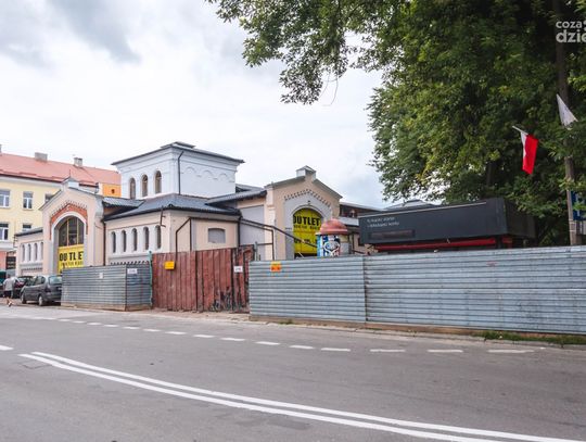 Dom Towarowy Senior - remont (zdjęcia)