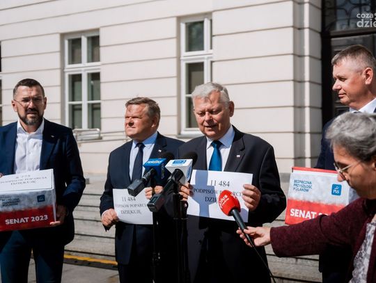 Złożenie podpisów do Okręgowej Komisji Wyborczej (zdjęcia) Złożenie podpisów do Okręgowej Komisji Wyborczej (zdjęcia)