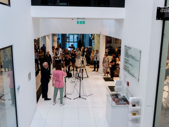 Wernisaż Katarzyny Kukuły: "Heil Smile! O tym jak uśmiechałam się, a było mi do płaczu" (zdjęcia)