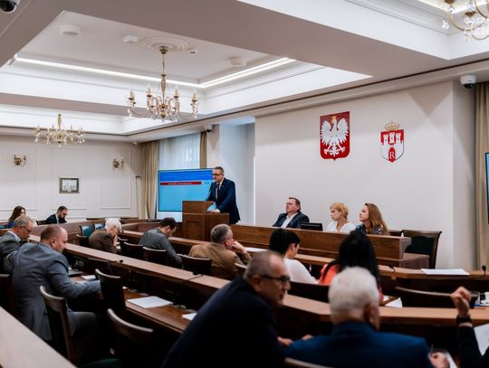 CI sesja Rady Miejskiej w Radomiu (zdjęcia) CI sesja Rady Miejskiej w Radomiu (zdjęcia)