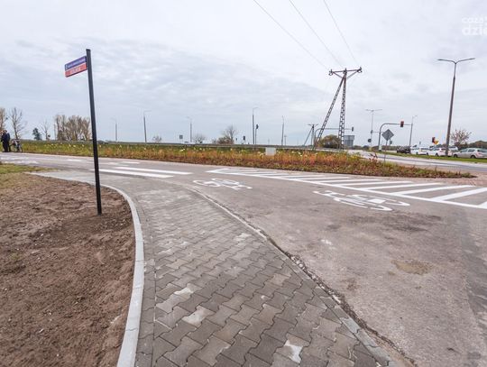Otwarcie ciągu pieszo-rowerowego w Jedlińsku (zdjęcia)