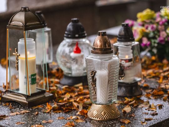 Ruch na cmentarzach (zdjęcia)