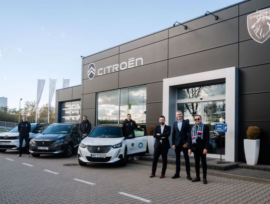 Przekazanie samochodów Enea Czarnym Radom (zdjęcia) Przekazanie samochodów Enea Czarnym Radom (zdjęcia)