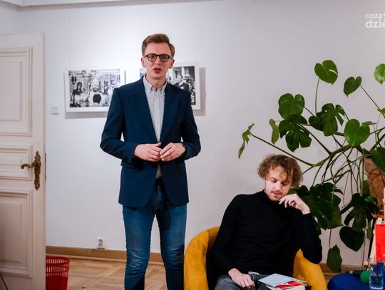 Spotkanie z Przemysławem Witkowskim wokół książki "Faszyzm, który nadchodzi" (zdjęcia)