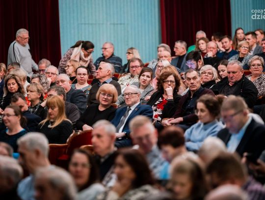 Recital kabaretowy - Artur Andrus z zespołem (zdjęcia)