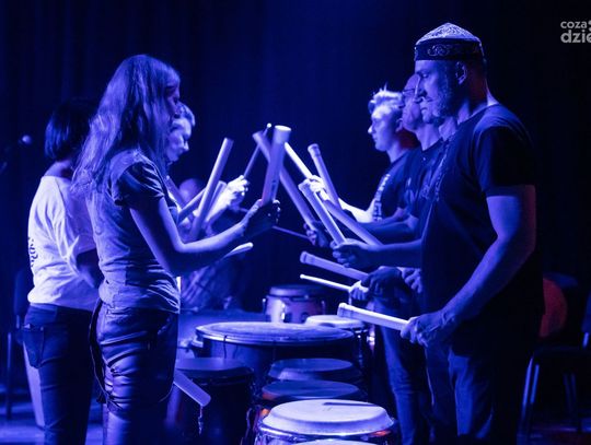 Performance Otwartego Teatru Perkusyjnego (zdjęcia)