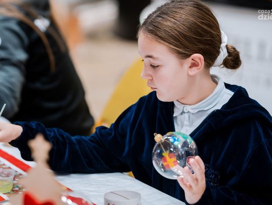 Malowanie bombek w E.Leclerc (zdjęcia)