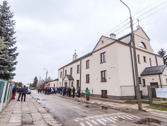 Wigilia dla bezdomnych w Domu Chleba Caritas Diecezji Radomskiej (zdjęcia)