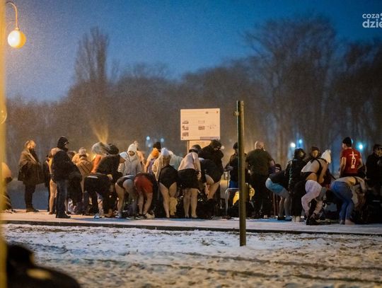 Nocne morsowanie z pochodniami (zdjęcia) Nocne morsowanie z pochodniami (zdjęcia)