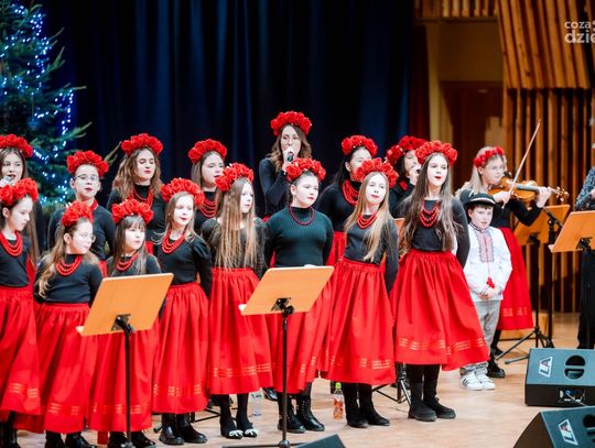 Noworoczny koncert kolęd "Guzowianek" (zdjęcia) Noworoczny koncert kolęd "Guzowianek" (zdjęcia)