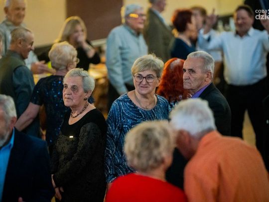 Wieczorek taneczny w DK Idalin (zdjęcia)