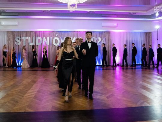 Studniówki 2024: Zespół Szkół Nr 2 im. Ludwika Skowyry w Przysusze (zdjęcia)