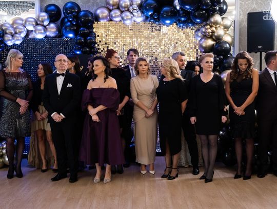 Studniówki 2024: VII Liceum Ogólnokształcące im. Krzysztofa Kamila Baczyńskiego (zdjęcia) Studniówki 2024: VII Liceum Ogólnokształcące im. Krzysztofa Kamila Baczyńskiego (zdjęcia)