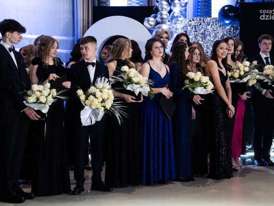 Studniówki 2024: II Liceum Ogólnokształcące im. Marii Konopnickiej (zdjęcia) Studniówki 2024: II Liceum Ogólnokształcące im. Marii Konopnickiej (zdjęcia)