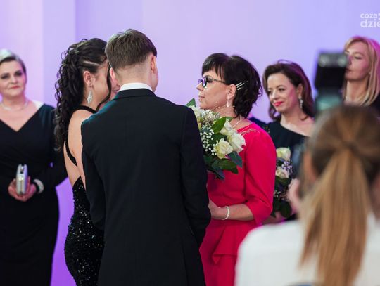 Studniówki 2024: V Liceum Ogólnokształcące im. Romualda Traugutta (zdjęcia)